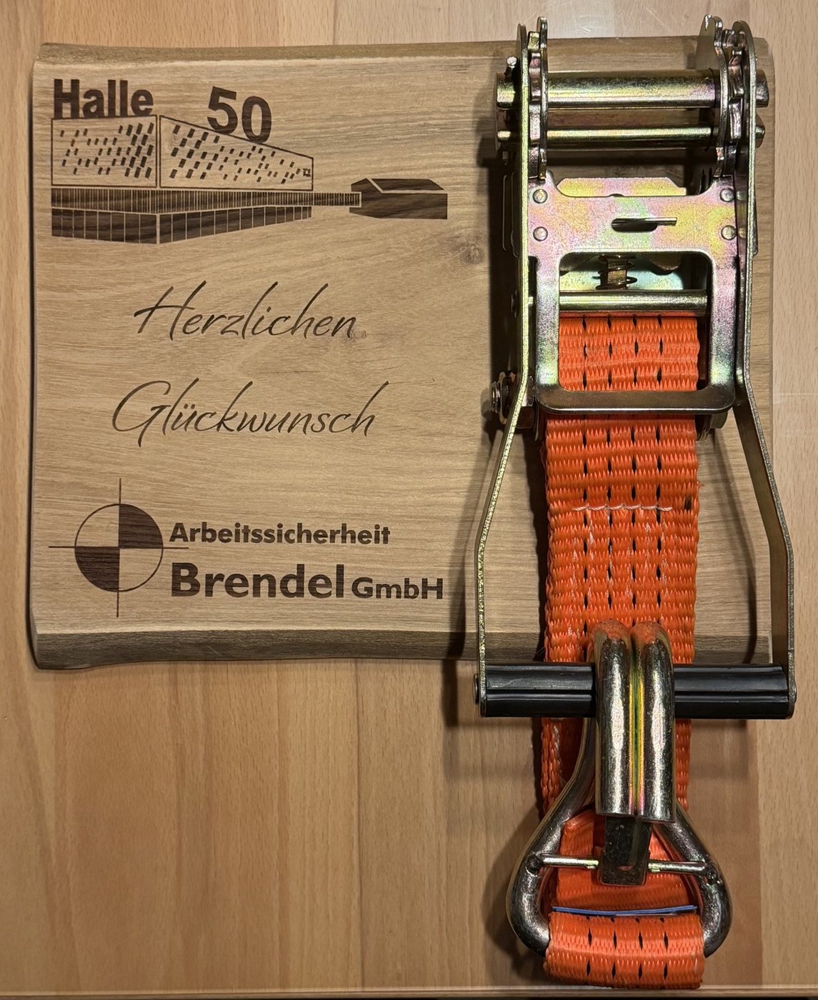 Gravierte Holztafel